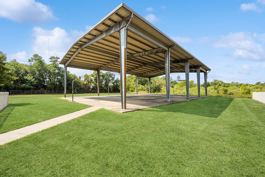 Basketball court at Fountains at Tidwell and The Enclave in Houston TX